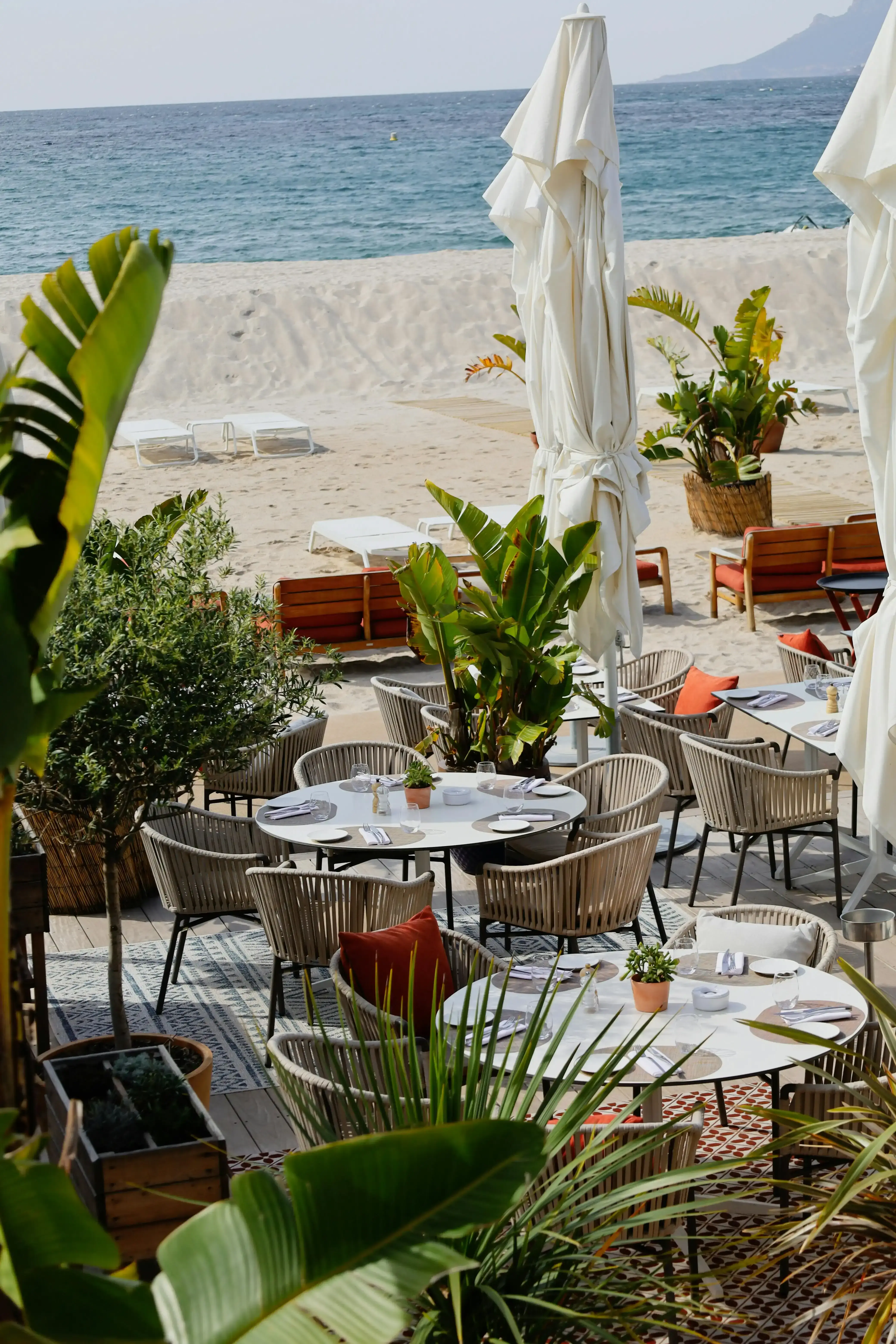 Beach restaurant with flowers